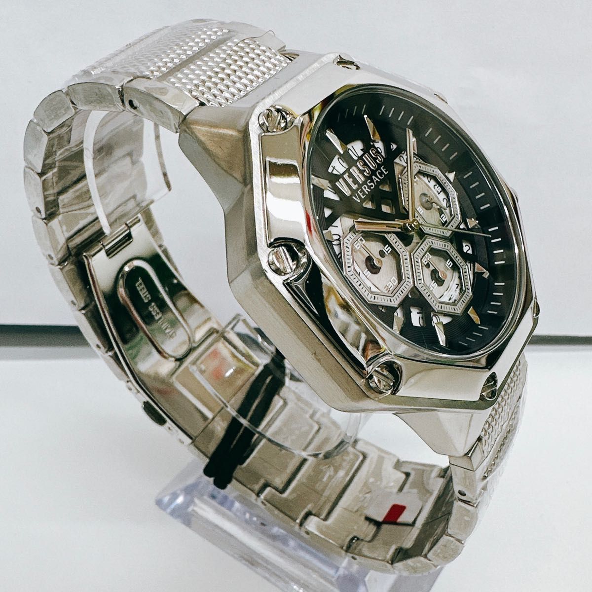 【新品】ヴェルサス　ヴェルサーチ 定価4万円 シルバー クォーツ メンズ腕時計