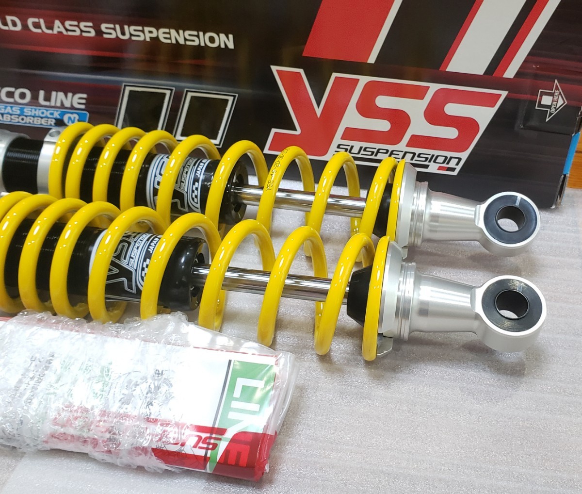 最安値挑戦! YSS 330mm リアサスペンション SR400 E302