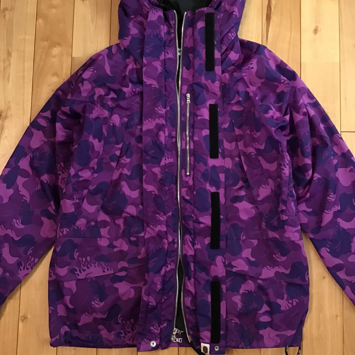 Fire camo スノボジャケット Lサイズ a bathing ape BAPE snow board jacket エイプ ベイプ purple camo ファイヤーカモ 迷彩 flame z5_画像3