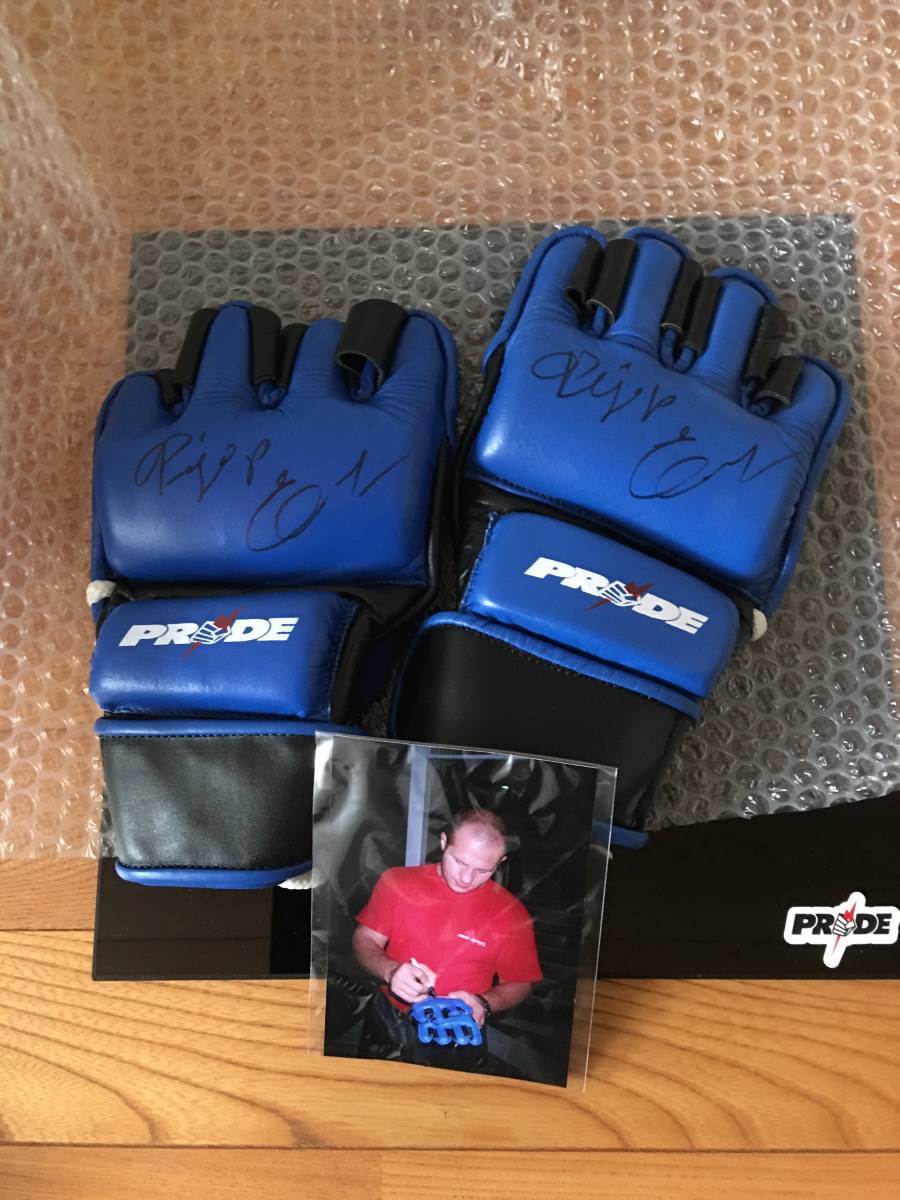 PRIDEhyo- dollar autographed glove ufc dream rizin