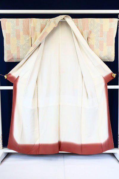 【着物フィ】美品　塩沢紬 紬　麻の葉　赤青黄　身丈156cm　可愛い　お洒落　正絹　仕立て上がり　袷　13303_画像9