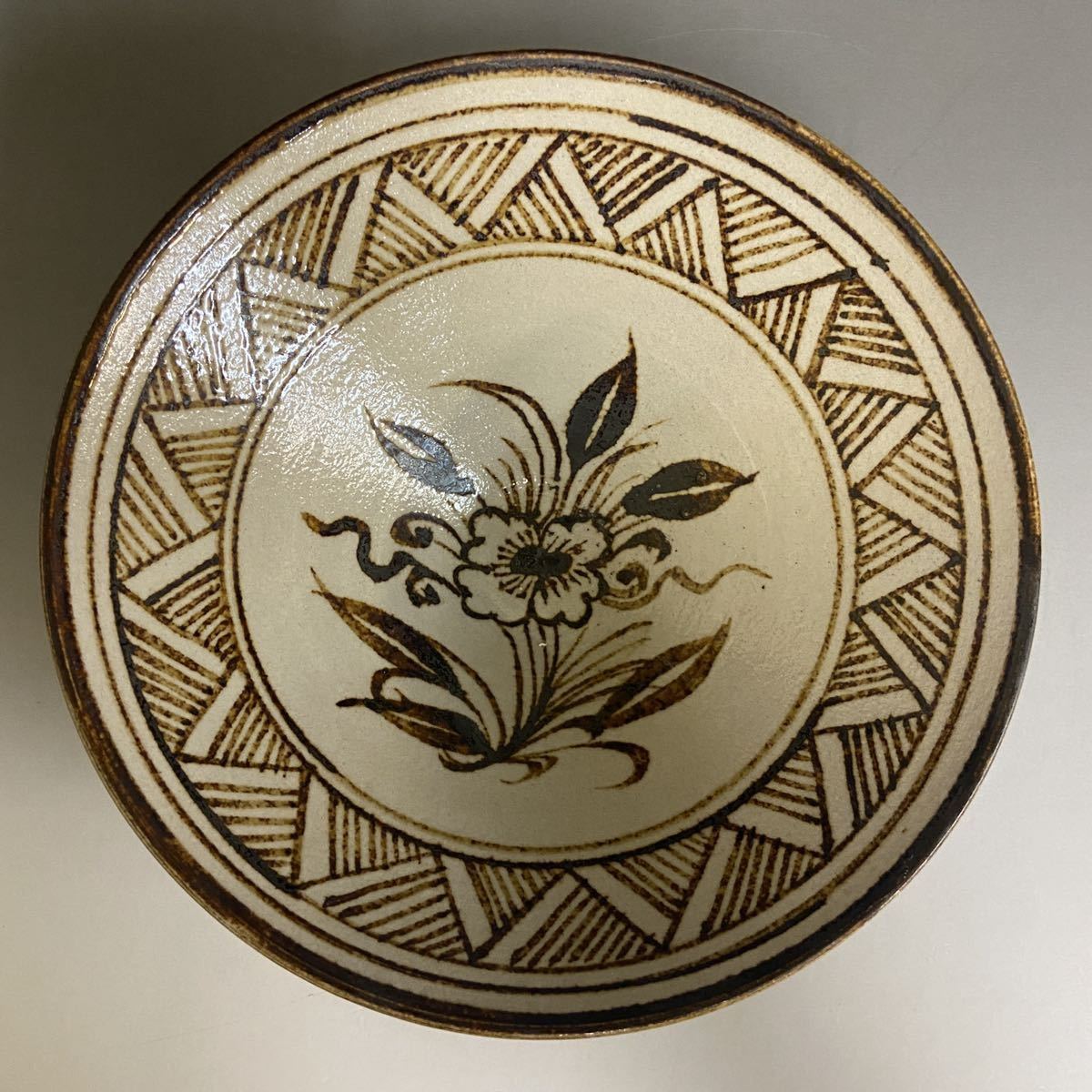 魅了斗笠茶碗茶碗平茶碗磁州窯吉州窯宋茶道具藏出時代物中国古美術宋