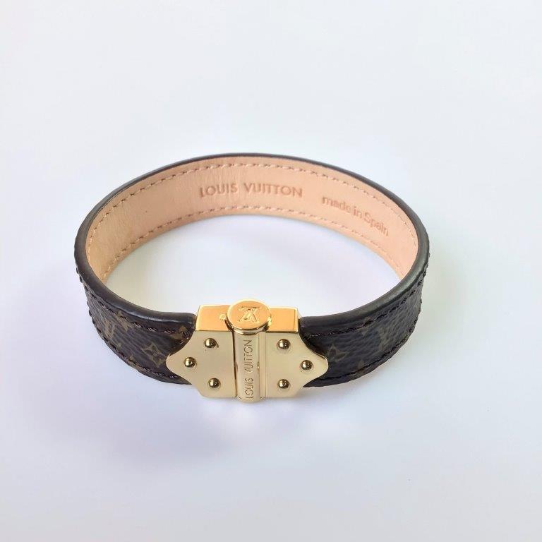 Sold at Auction: Louis Vuitton, LOUIS VUITTON Armband NANO MONOGRAM.