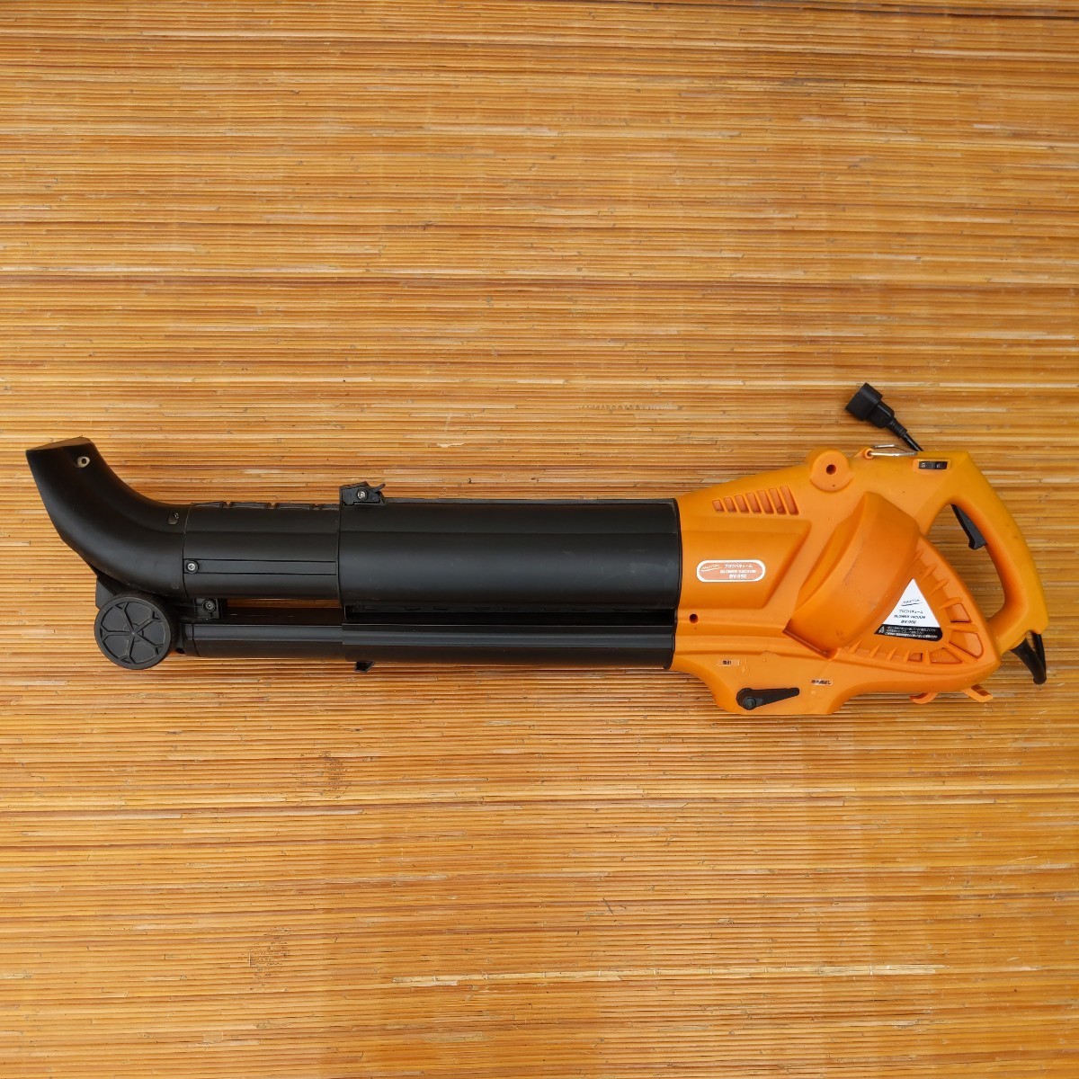 ◎【ナカトミ ブロワバキューム】ジャンク品 BLOWER VACUUM BV-950 電動工具 部品取り 工具 DIY 日曜大工 パーツ取り 79-94_画像1