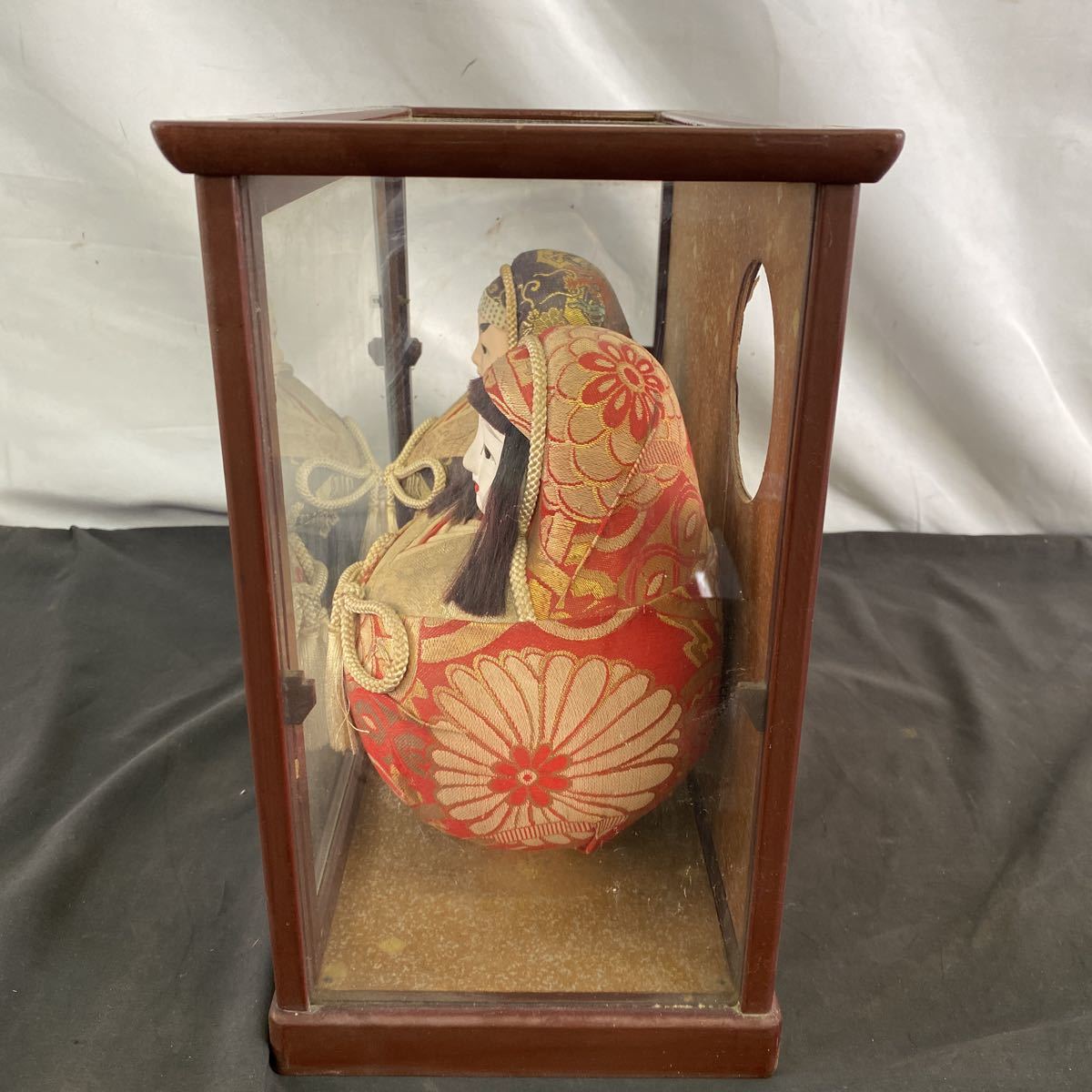 * used Japanese doll .....daruma... hinaningyou collection glass case Showa Retro antique ornament decoration interior 80-16