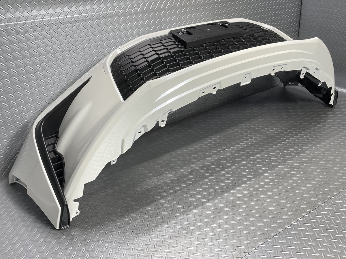 新車外し】GR86 ZN8 純正フロントバンパー 白パールホワイトK1X 新車外し】GR86 ZN8 純正フロントバンパー 白パールホワイトK1X