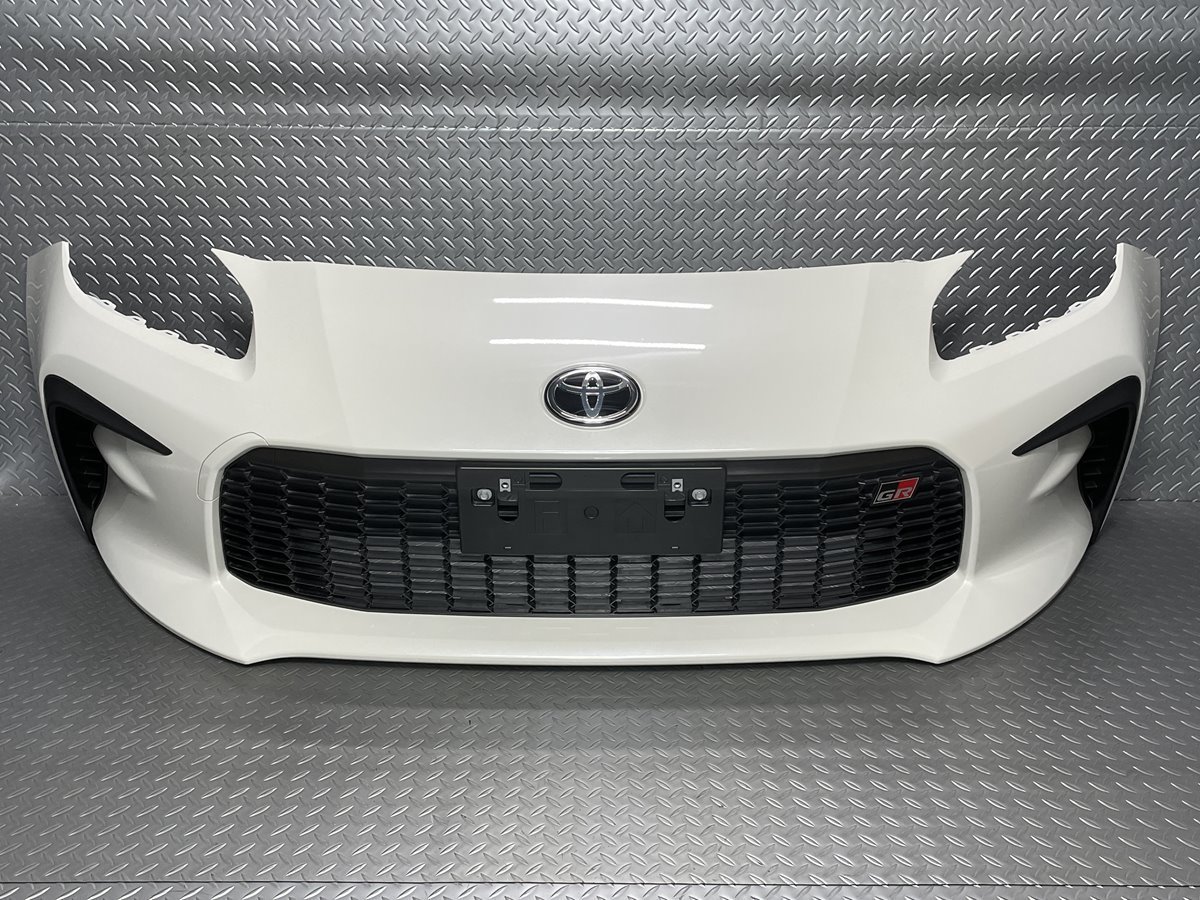 新車外し】GR86 ZN8 純正フロントバンパー 白パールホワイトK1X 新車外し】GR86 ZN8 純正フロントバンパー 白パールホワイトK1X