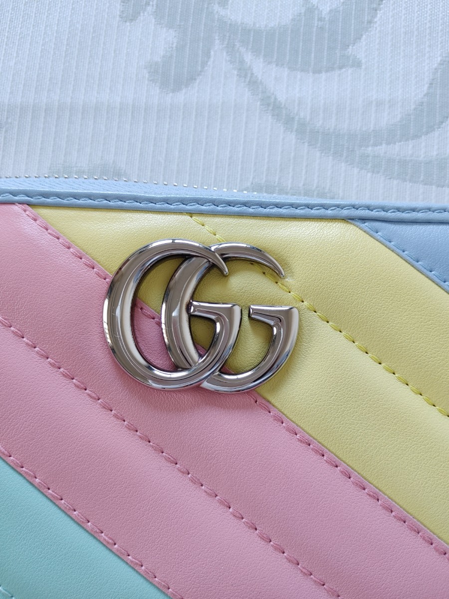 美品☆GUCCI グッチ マーモントラウンド長財布 レインボーカラー