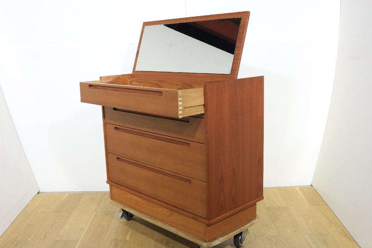 デンマーク☆ビンテージ☆チェストドレッサー☆北欧家具☆ fabrica1900.ge