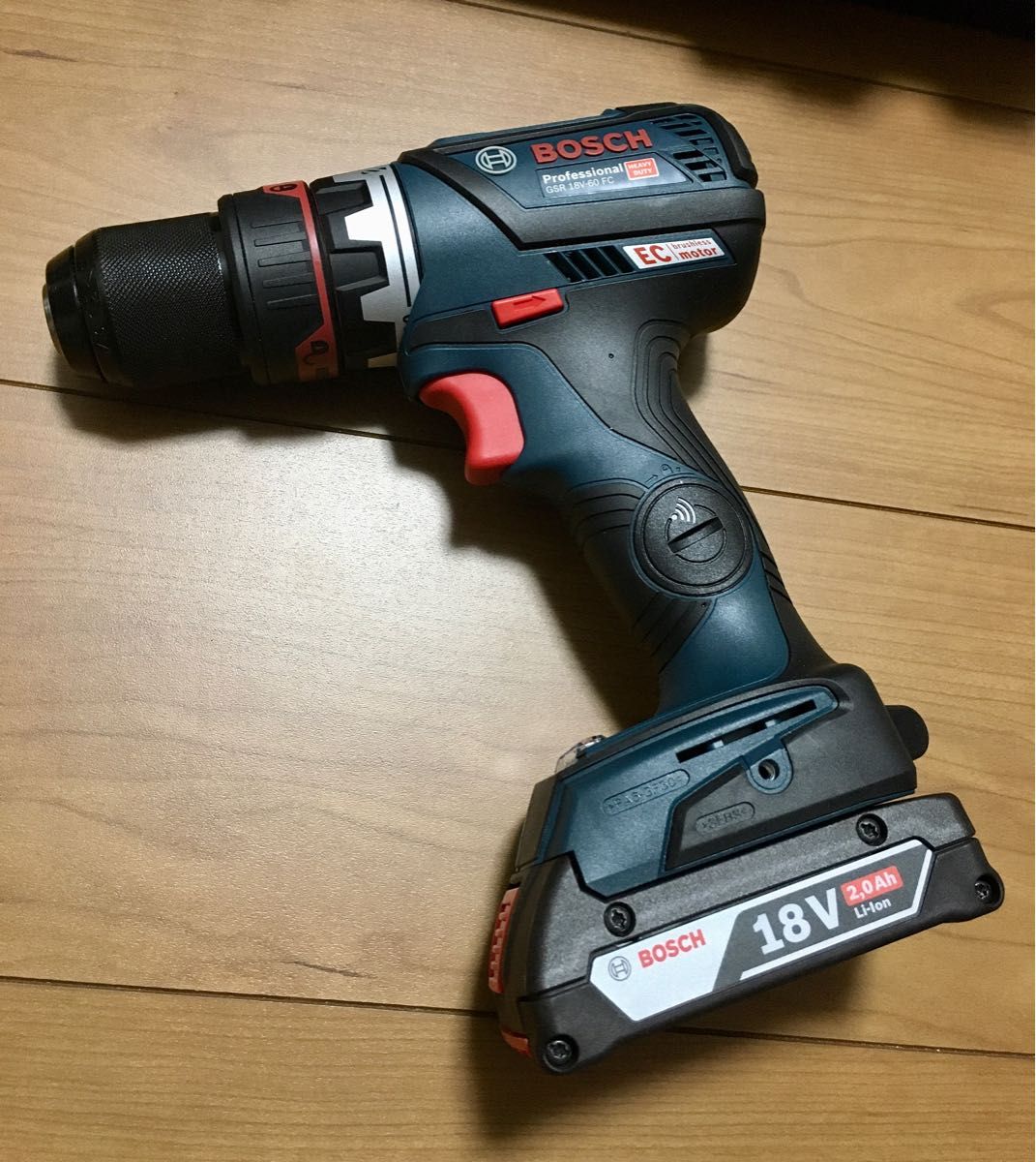 ボッシュ　Bosch 18V マルチドライバードリル GSR18V-60FCH バッテリー１個 充電器　ケース　セット