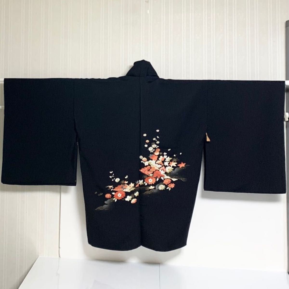 着物(黒色)花絵付き
