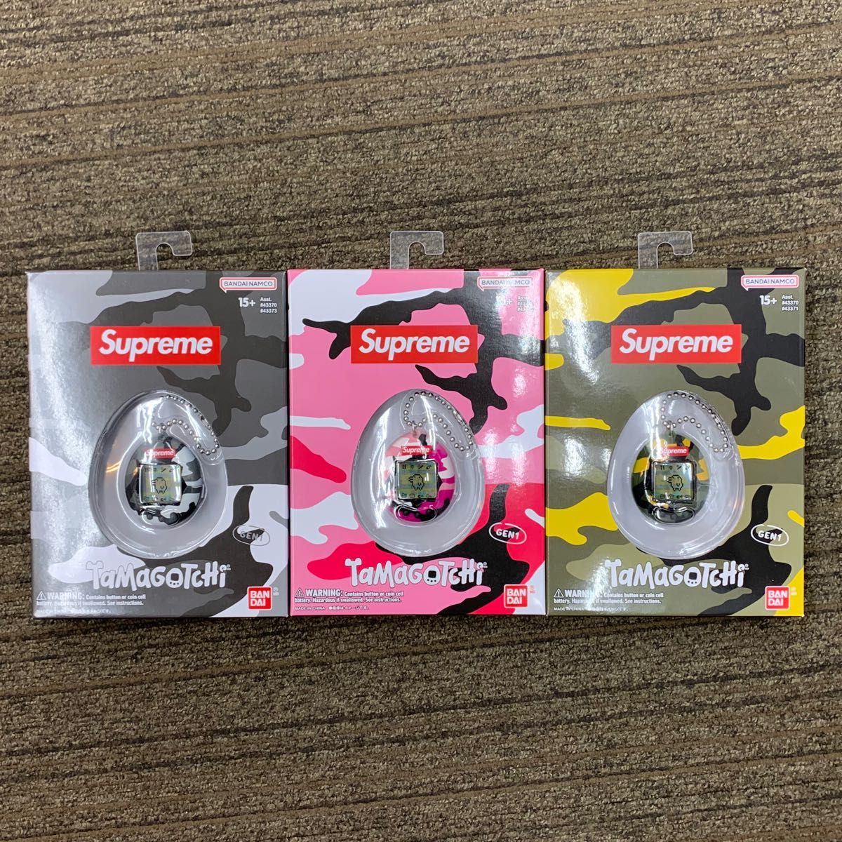 Supreme × たまごっち 全3色セット | labiela.com