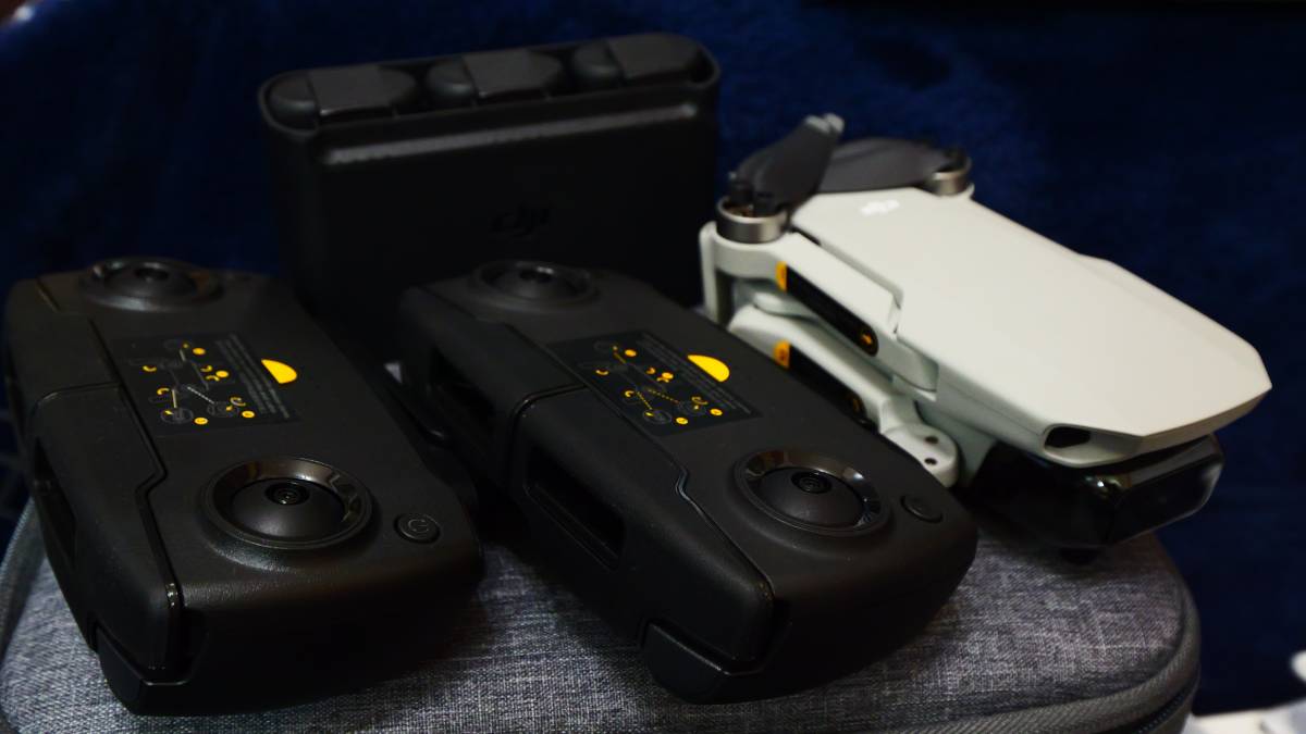 ポイント10倍】DJI MAVIC AIR + アクセサリー多数 ホビーラジコン