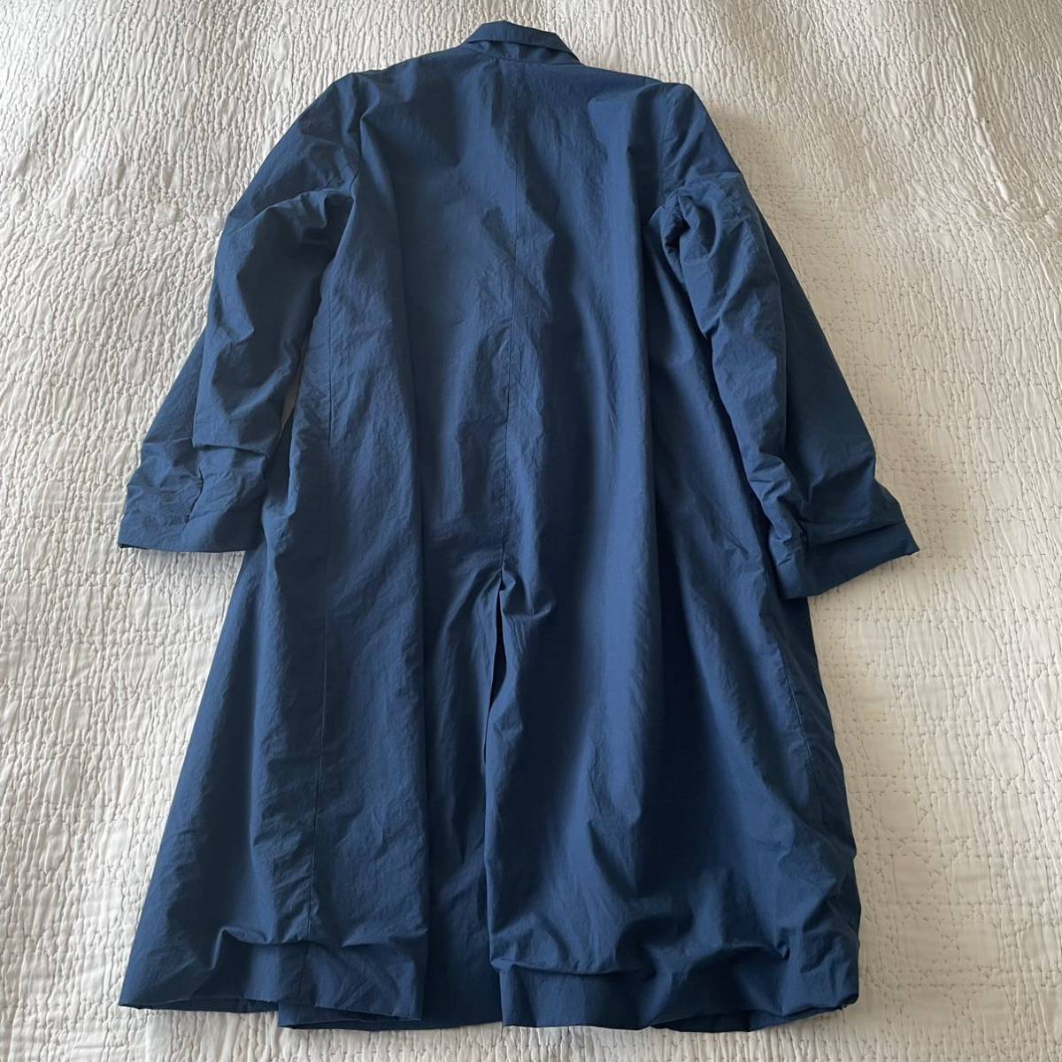 低反発 腰用 新品!23SS Bergfabel 深い青が素敵♪ペーパーコットン