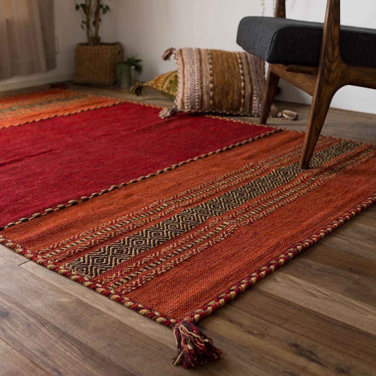 [送料込み]　キリム インド ラグ カーペット マット アジアン レッド 140×200 インテリア リビング 絨毯 寝室 おしゃれ エスニック 居間