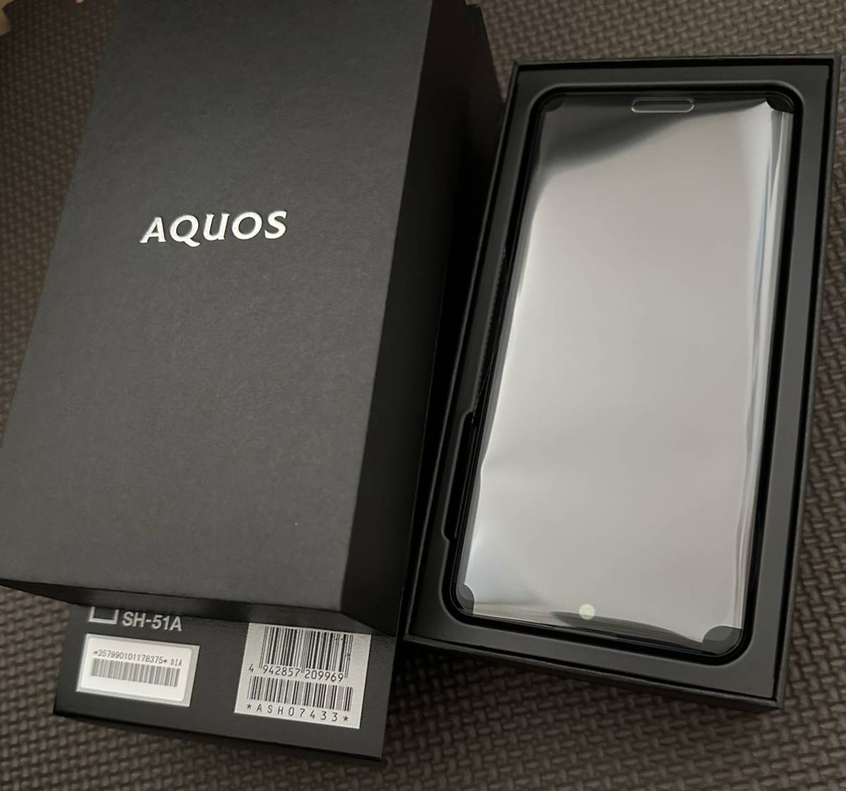 SIMロック解除 【新品未使用】AQUOS R5G SH-51A docomo Black Ray