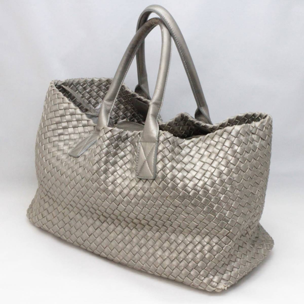 ◇◇Bottega Veneta ボッテガヴェネタ イントレチャート カバMM