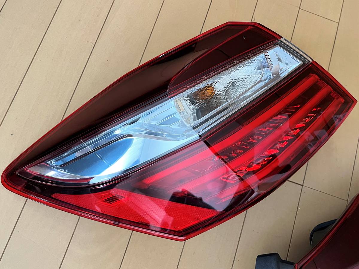 US HONDA CR アコード ハイブリッド 純正 テールランプ 後期 CR7 US HONDA CR アコード ハイブリッド 純正 テールランプ 後期 CR7