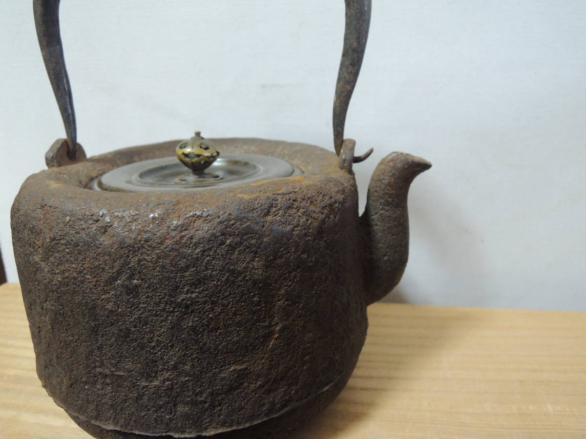 時代　龍文堂　地肌道安形鉄瓶　斑紫銅蓋　鉄瓶　１．７ｋｇ　蔵出し品　煎茶道具