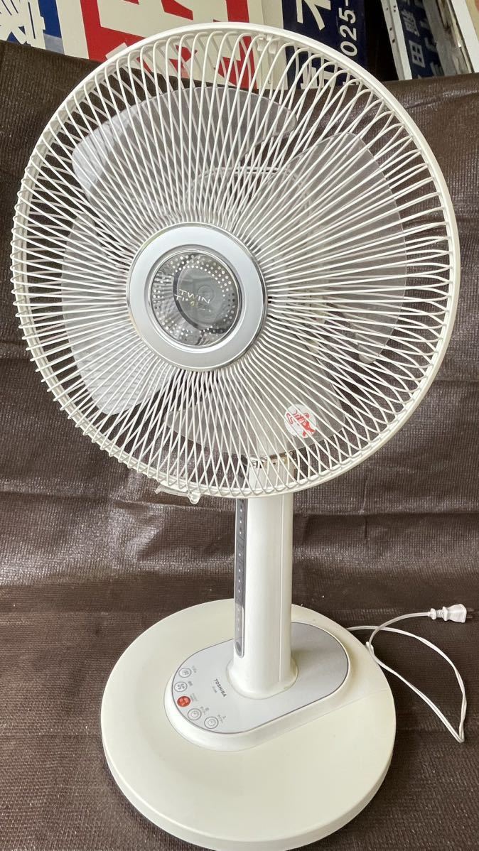 年中無休】 TOSHIBA リビング扇風機 リモコン付 ホワイト FLP5 W
