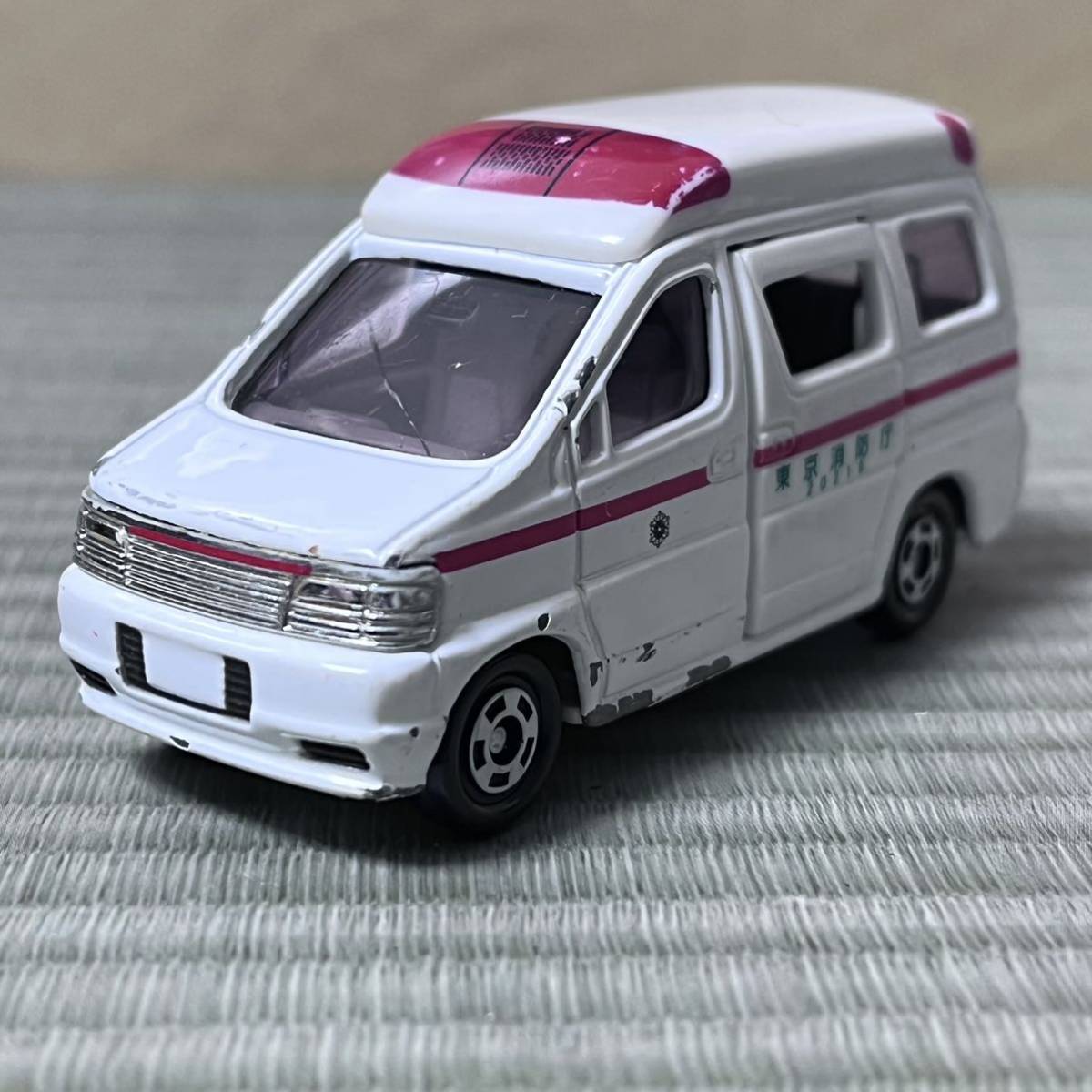 未使用 トミカ 日産 パラメディック 救急車 villarce.com.br