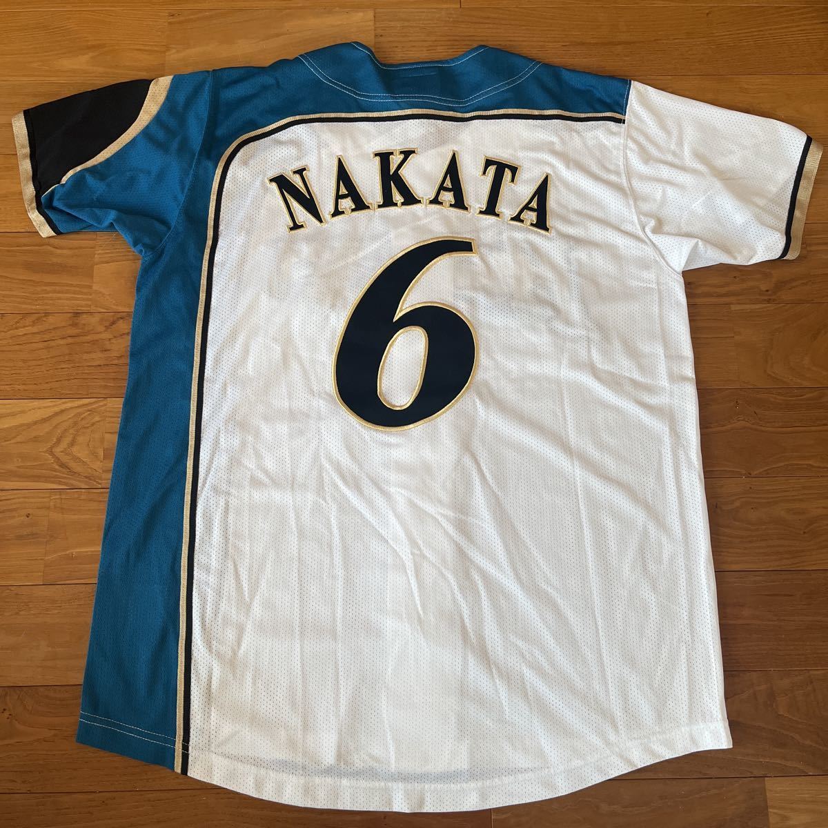 セール 登場から人気沸騰 北海道日本ハムファイターズ ユニフォーム