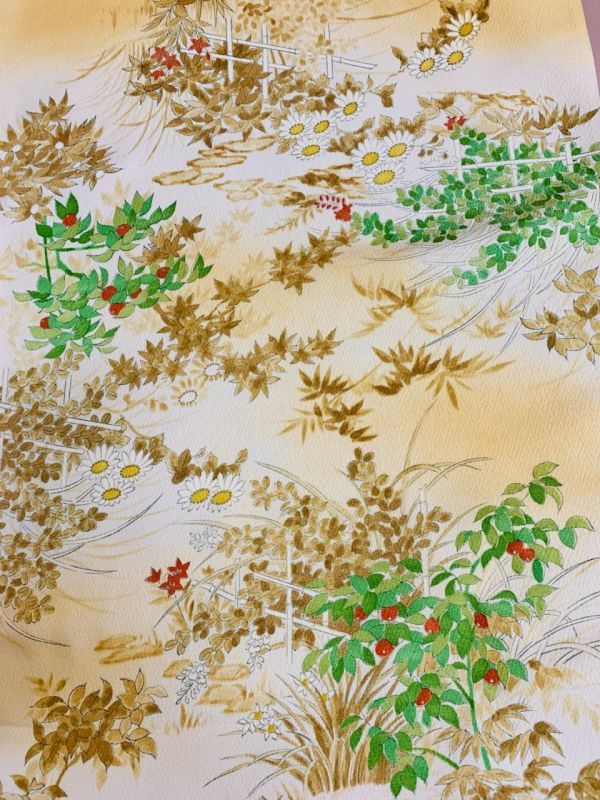 未使用長期保管品 婦人 着物反物 和装 着尺 浜ちりめん 鳥の子色に花々