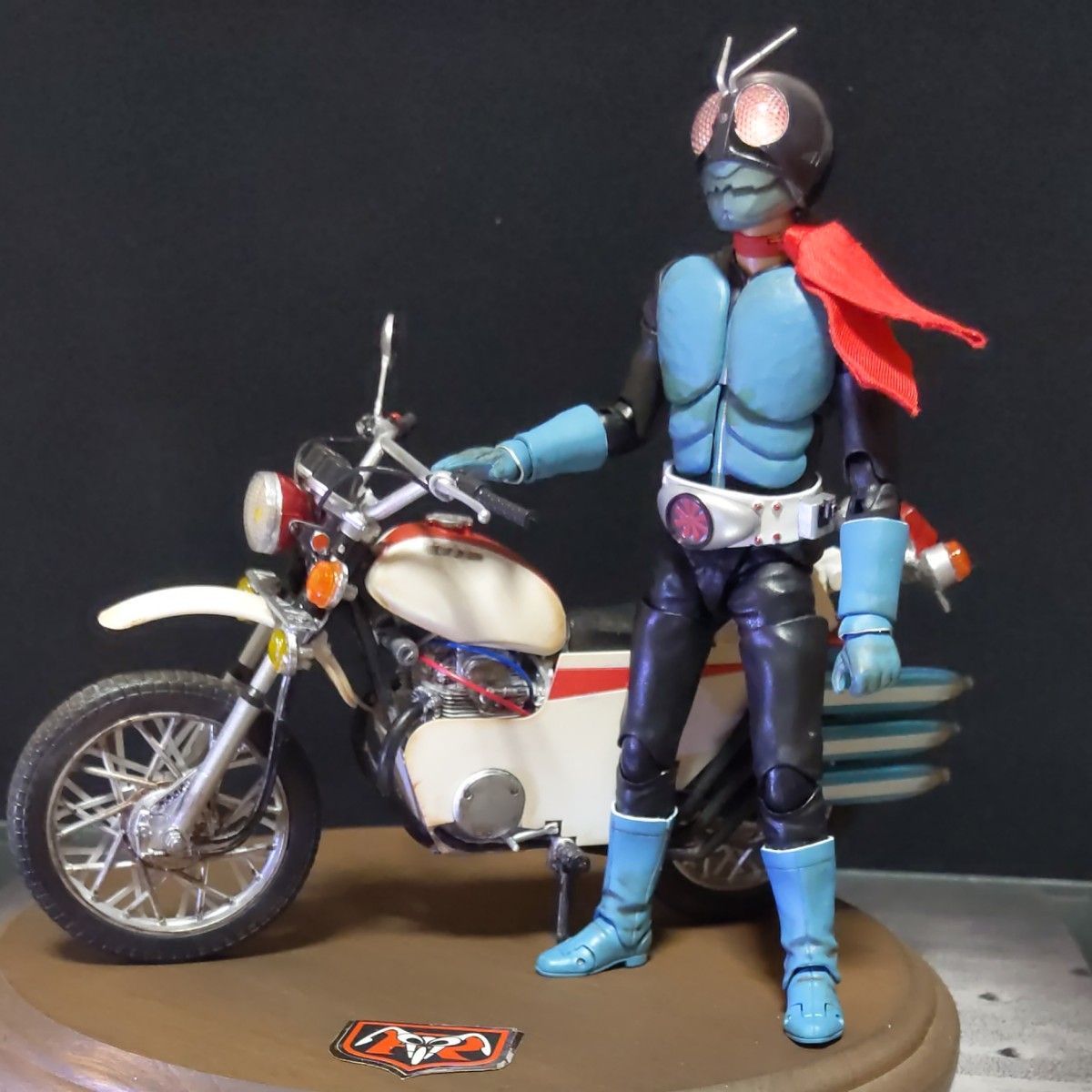 仮面ライダー旧１号S.H.Figuars（真骨彫製法）サイクロン号（オープニングVer）リペイント、カスタマイズ品　バンダイナムコ