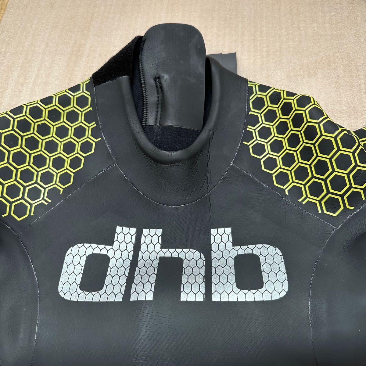 dhb aeron メンズm mサイズ 未使用 2020年購入 ウェットスーツ dhb aeron メンズm mサイズ 未使用 2020年購入 ウェットスーツ