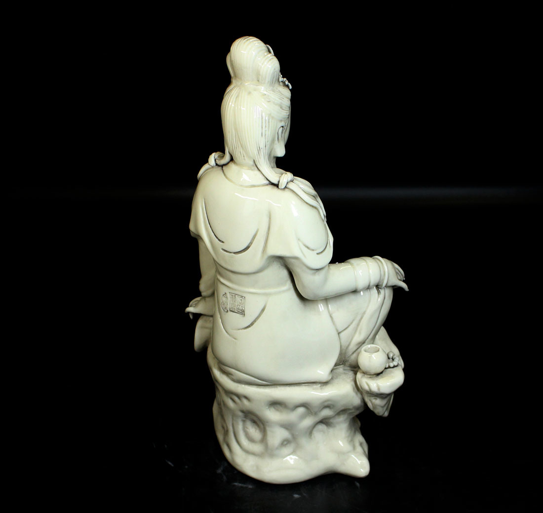 値引き上限 中国古美術 仏像 徳化窯白磁観音菩薩像 明時代何朝宗徳化窯