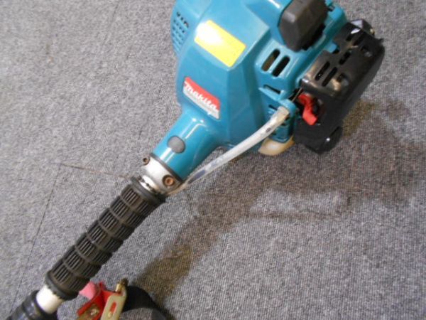 引取り歓迎マキタ makita エンジン 刈払機 EM254 草刈機 引取り歓迎マキタ makita エンジン 刈払機 EM254 草刈機