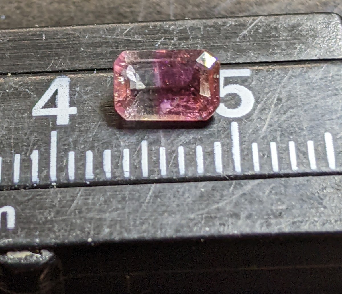 ★動画あります　虹を旅した石　トルマリン　ルースケース付0.5ct_画像3