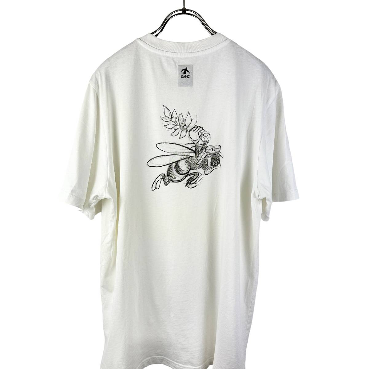 OAMC(オーエーエムシー) PEACEMAKER BEE BACK PATTERN T Shirt (white)_画像6