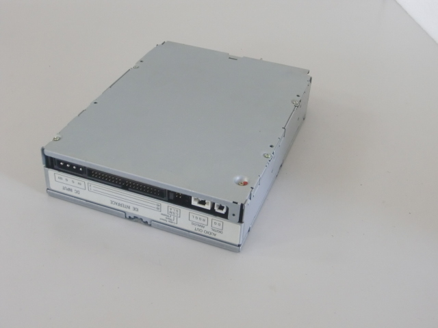 デスクトップ用 IDEタイプ CD-ROMドライブ MITSUMI　CRMC-FX320S　40ピンフラットケーブル付 現状品_画像3