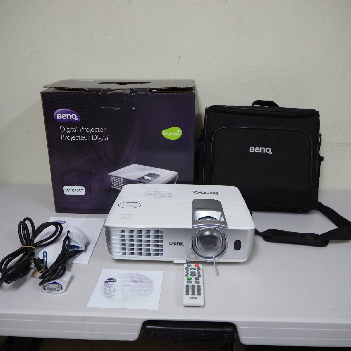 美品BenQ プロジェクター リモコンのみ 動作確認済み BENQ - 通販