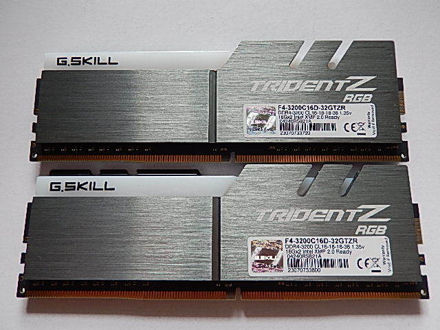 高価値】 GSKILL DDR4 F4-3200C16D-32GTZR 16GBx2枚組