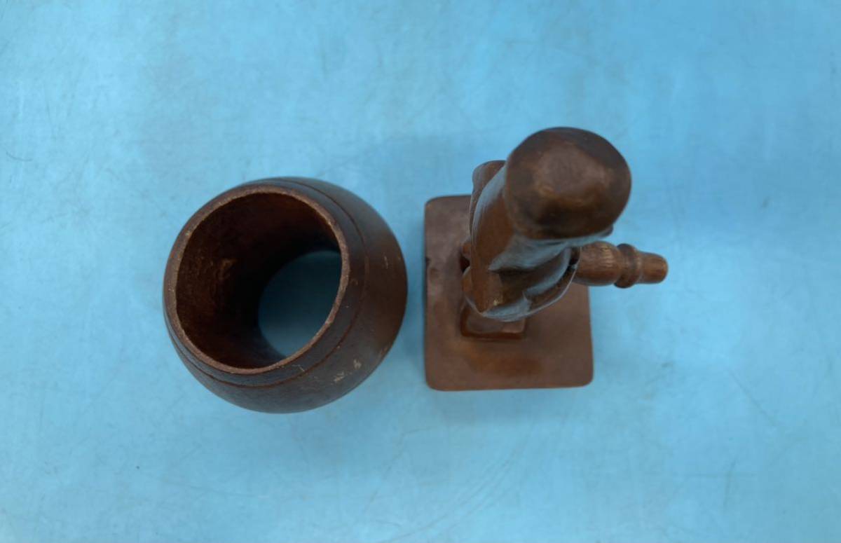 【A6924O084】木彫り 人形 お土産 南国 飛び出す アダルトジョーク オブジェ インテリア 飾り 樽 工芸品の画像6