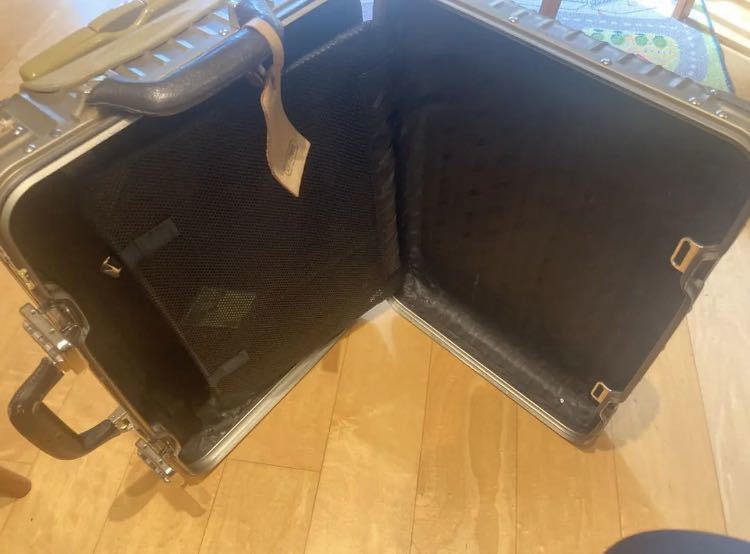 RIMOWA リモワトパーズ アルミ ゴールド 希少 プレミアム スーツ RIMOWA リモワトパーズ アルミ ゴールド 希少 プレミアム スーツ