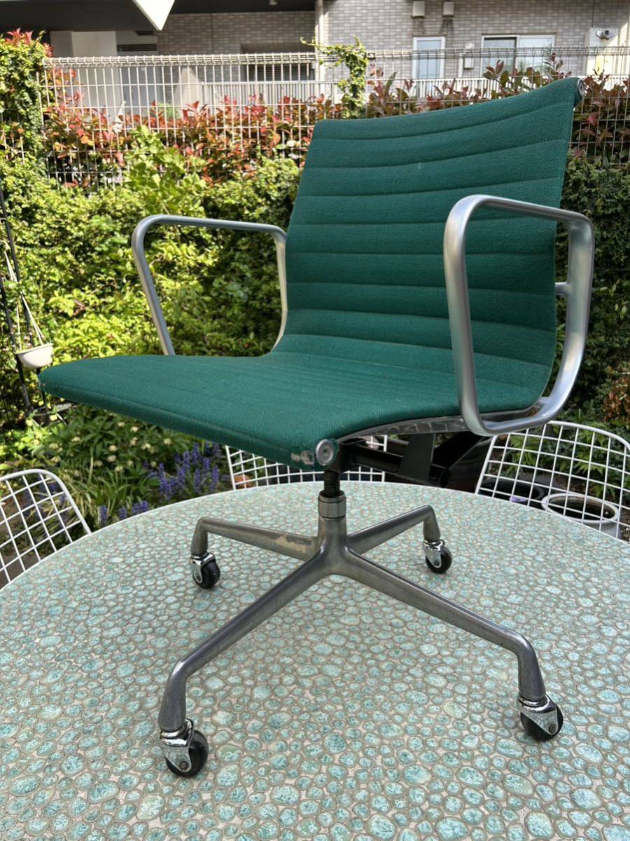 herman miller aluminum group desk chair by eamesハーマンミラー