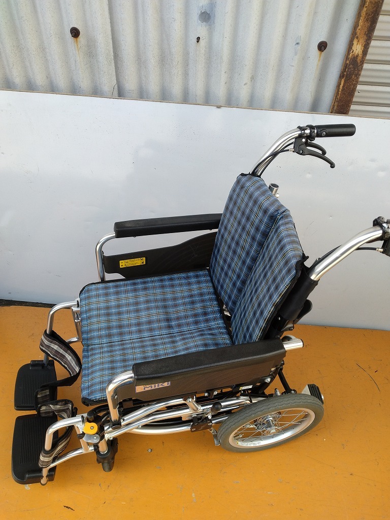 KS-23-0413-01 ヘッドレストなし レッグサポート代用品 シート色褪せあり MIKI ミキ 介助式車椅子 ティルト スキット7 SKT-7