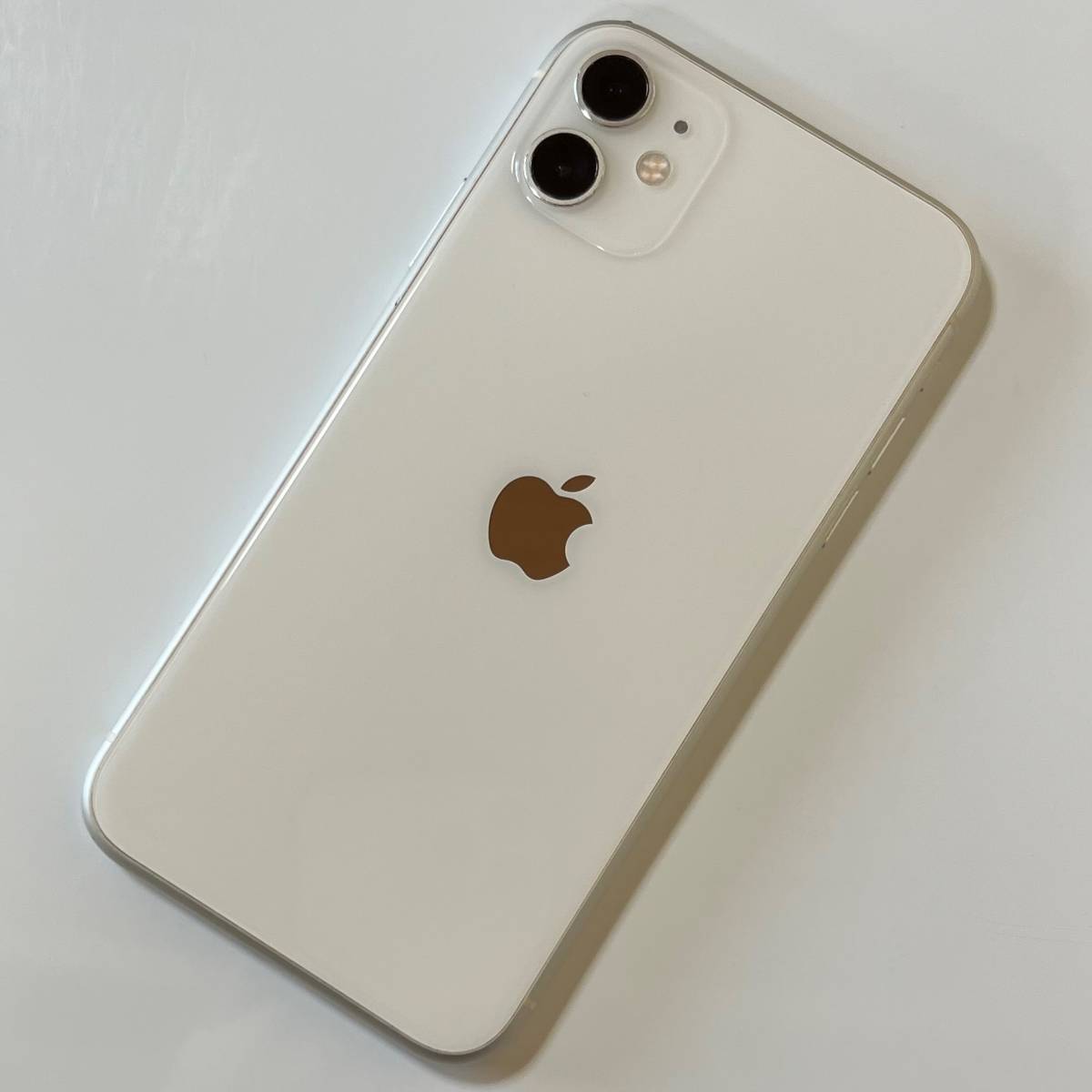 SIMフリー iPhone 11 ホワイト 128GB MWM22J/A バッテリー最大容量83