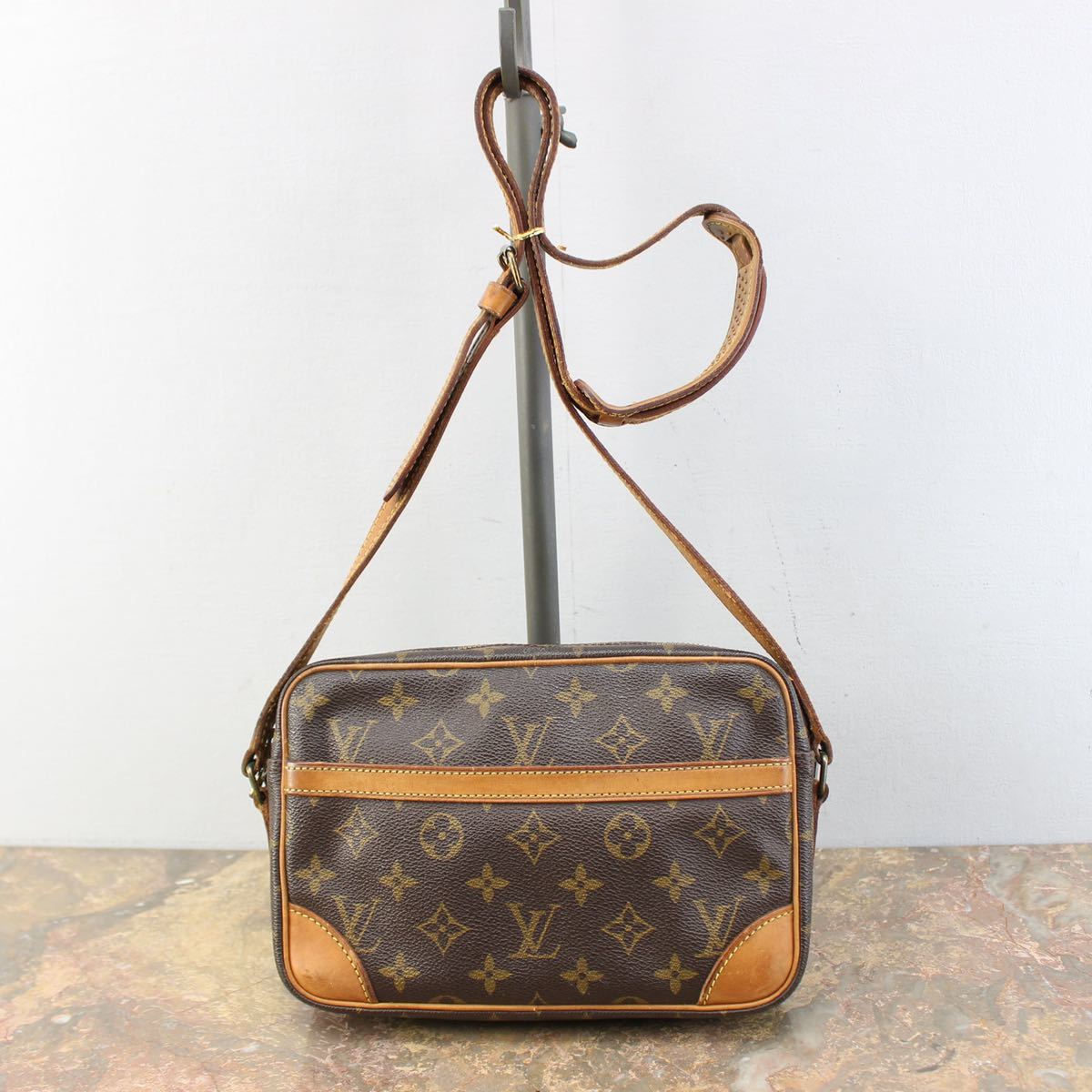 LOUIS VUITTON M51276 NO8903 MONOGRAM PATTERNED SHOULDER BAG MADE IN FRANCE/ルイヴィトントロカデロモノグラム柄ショルダーバッグ_画像1