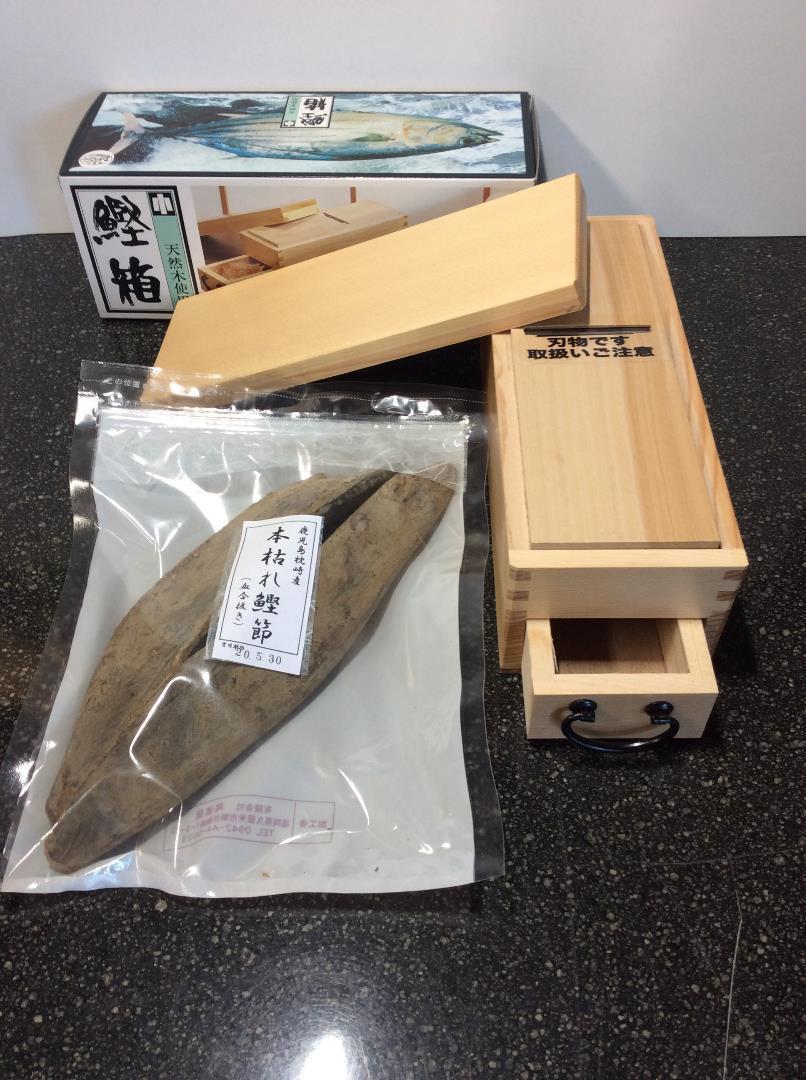 送料込み 鰹節削り器+最高級鰹節セット 枕崎産本枯れ鰹節血合抜き 雄