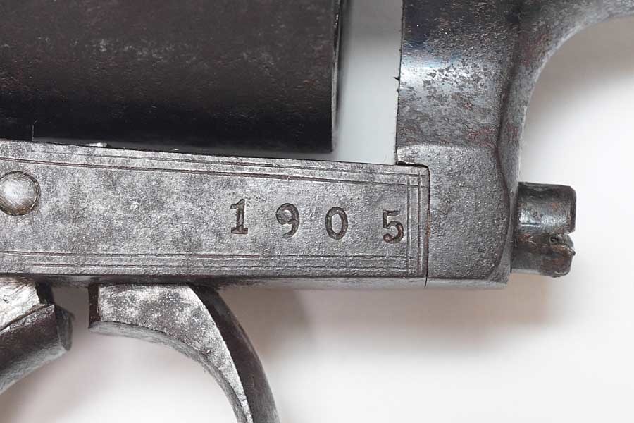  Belgium made ru four show 1905 P.D.L 6 ream departure * pin fire * revolver (9mm calibre ) dummy Cart 7 departure . double action old type . gun 