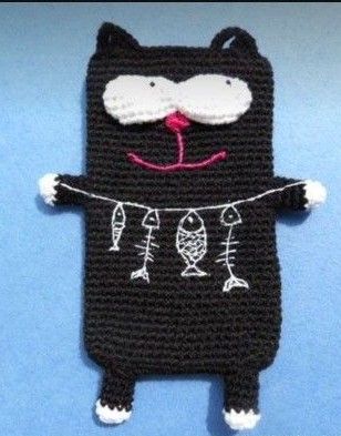 スマホポーチ　手編み　スマホケース　編みぐるみ　動物　メガネケース　イチゴ