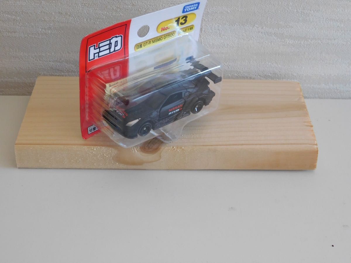 No.13 日産 GT-R NISMO GT500 （BP） （1/65スケール トミカ 102625）