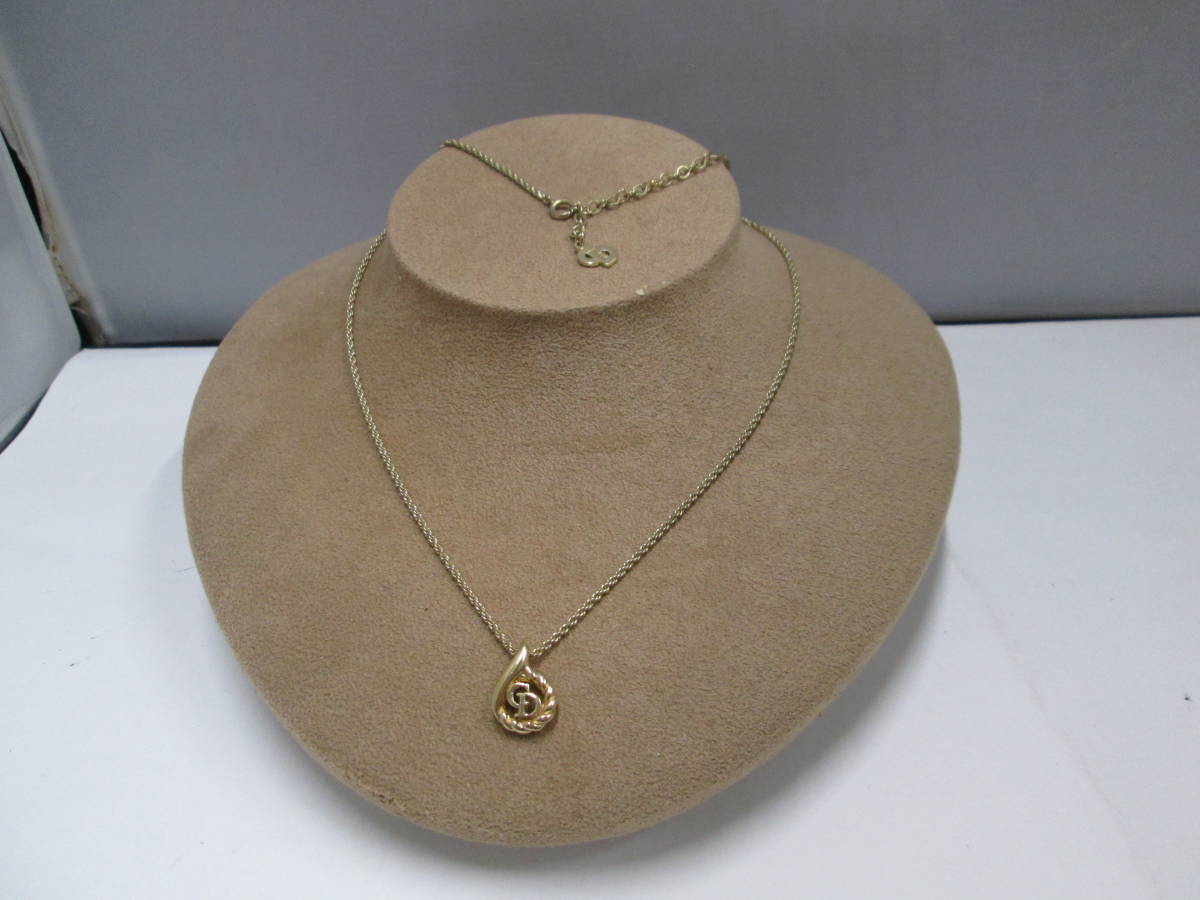 独特の上品 【1707】クリスチャンディオール ヴィンテージ CDロゴペンダントネックレス ネックレス(トップつき) 独特の上品 【1707】クリスチャンディオール ヴィンテージ CDロゴペンダントネックレス ネックレス(トップつき)