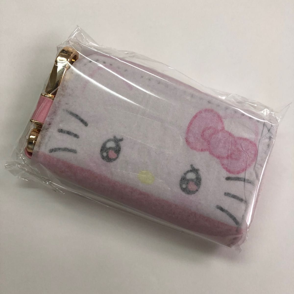 新品 サンリオ ハローキティ スマートキーケース レディース 新品 サンリオ ハローキティ スマートキーケース レディース