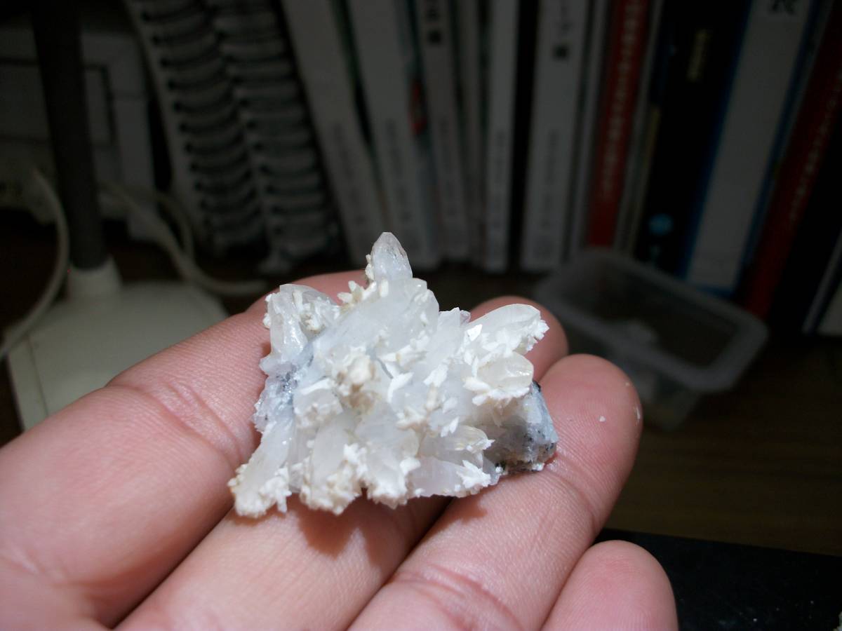 外国産鉱物 犬牙状 カルサイト 方解石 水晶 クラスター クォーツ 閃亜鉛鉱 スファレライト 定型外発送の画像5