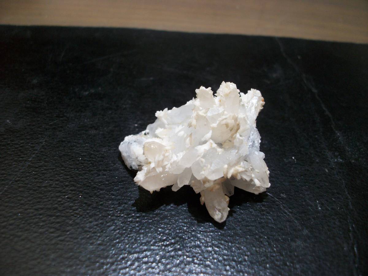 外国産鉱物 犬牙状 カルサイト 方解石 水晶 クラスター クォーツ 閃亜鉛鉱 スファレライト 定型外発送の画像7